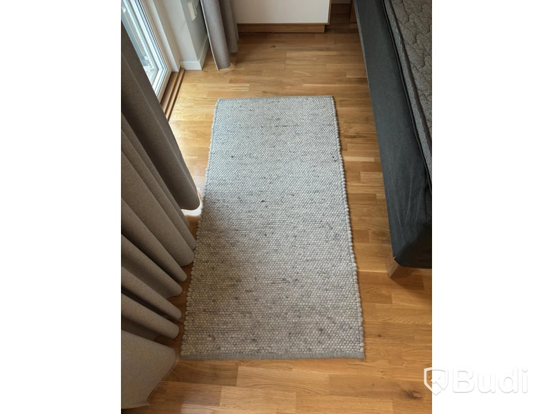 Inventarier till fullt möblerad enrummare - se alla bilder för komplett innehåll
