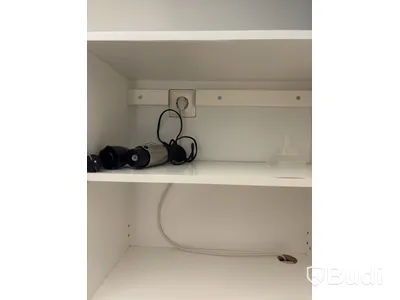 Inventarier till fullt möblerad enrummare - se alla bilder för komplett innehåll
