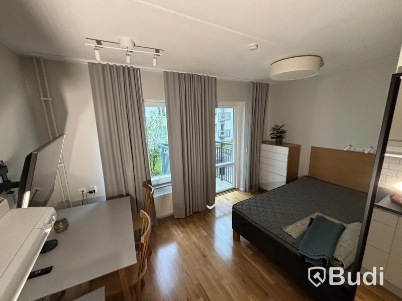 Inventarier till fullt möblerad enrummare - se alla bilder för komplett innehåll