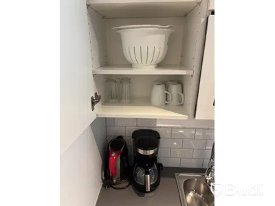 Inventarier till fullt möblerad enrummare - se alla bilder för komplett innehåll