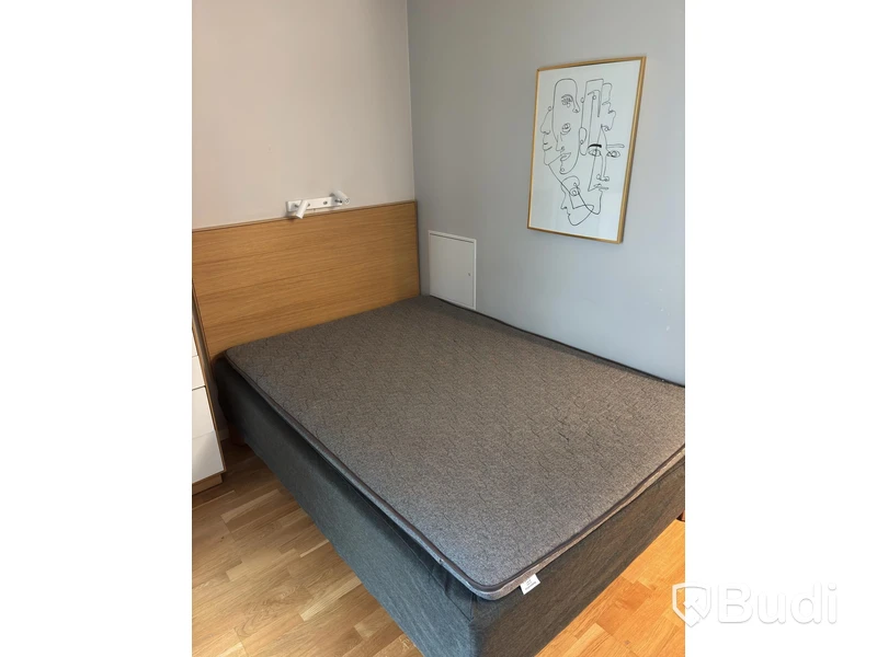 Inventarier till fullt möblerad enrummare - se alla bilder för komplett innehåll