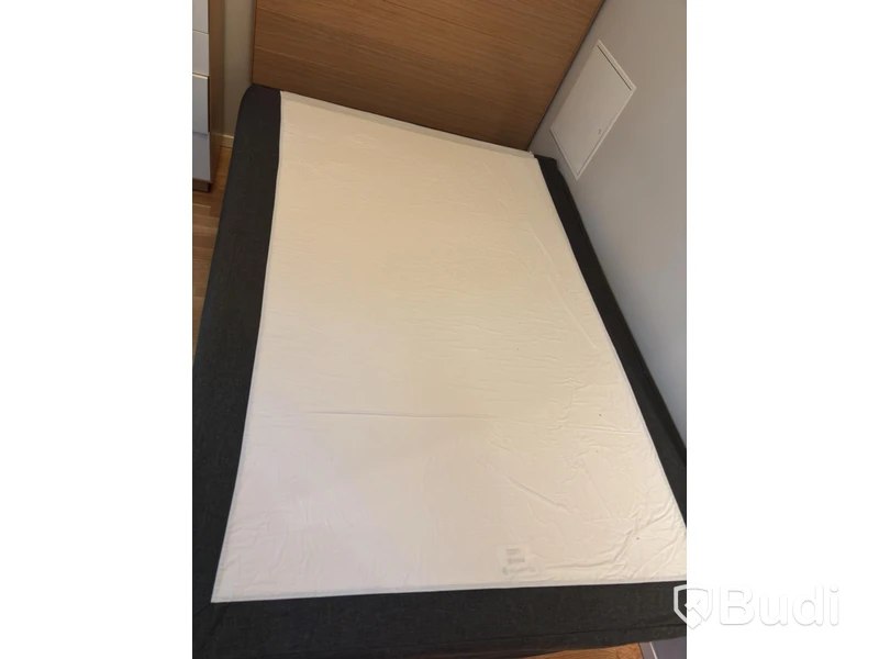 Inventarier till fullt möblerad enrummare - se alla bilder för komplett innehåll