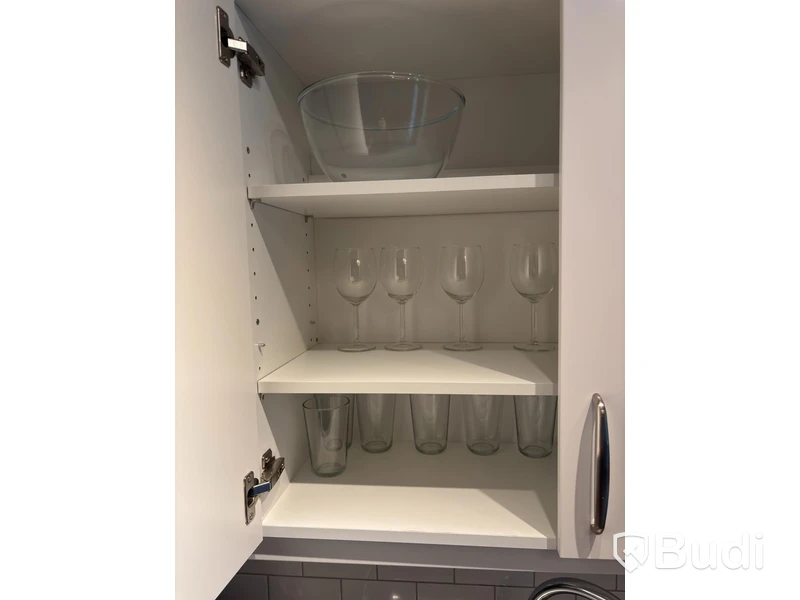 Inventarier till fullt möblerad tvårummare - se alla bilder för komplett innehåll