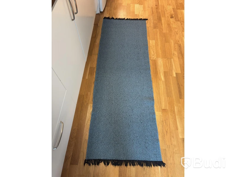 Inventarier till fullt möblerad enrummare - se alla bilder för komplett innehåll