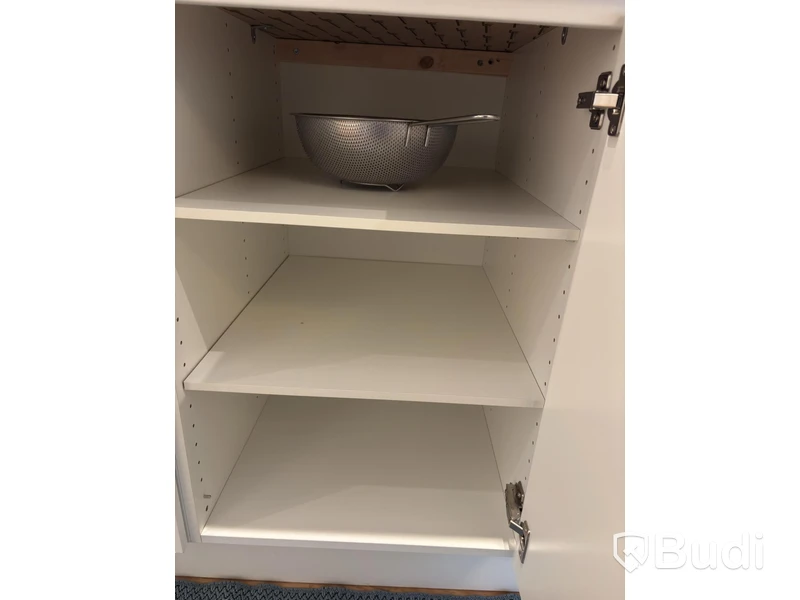 Inventarier till fullt möblerad tvårummare - se alla bilder för komplett innehåll