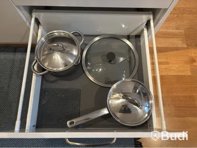 Inventarier till fullt möblerad tvårummare - se alla bilder för komplett innehåll