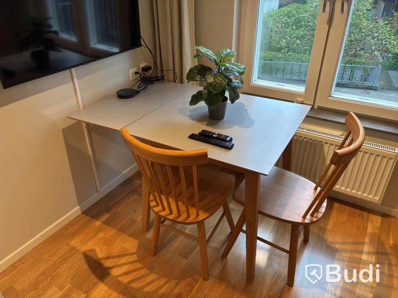Inventarier till fullt möblerad tvårummare - se alla bilder för komplett innehåll