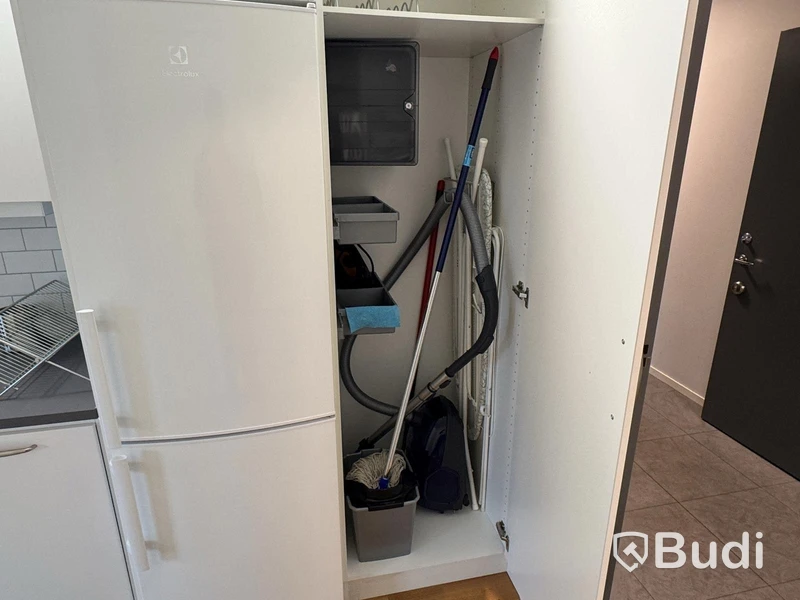 Inventarier till fullt möblerad tvårummare - se alla bilder för komplett innehåll