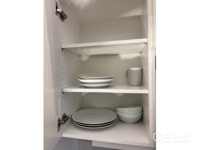 Inventarier till fullt möblerad enrummare - se alla bilder för komplett innehåll