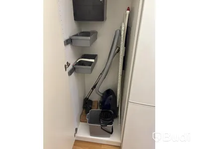 Inventarier till fullt möblerad enrummare - se alla bilder för komplett innehåll
