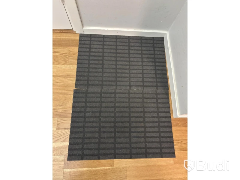 Inventarier till fullt möblerad enrummare - se alla bilder för komplett innehåll