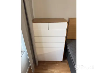 Inventarier till fullt möblerad enrummare - se alla bilder för komplett innehåll