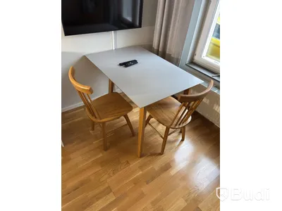Inventarier till fullt möblerad enrummare - se alla bilder för komplett innehåll