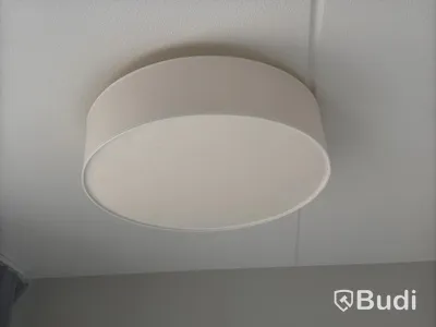 Inventarier till fullt möblerad enrummare - se alla bilder för komplett innehåll