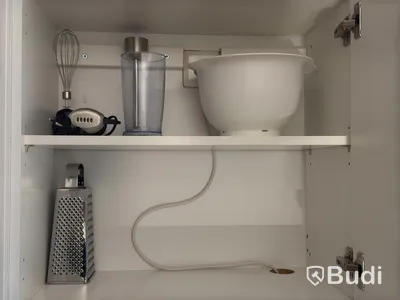 Inventarier till fullt möblerad enrummare - se alla bilder för komplett innehåll