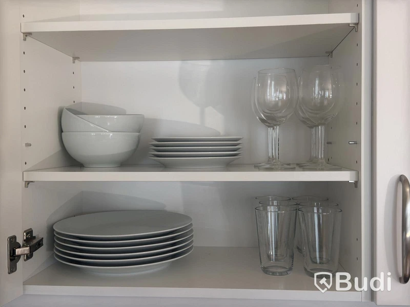 Inventarier till fullt möblerad tvårummare - se alla bilder för komplett innehåll
