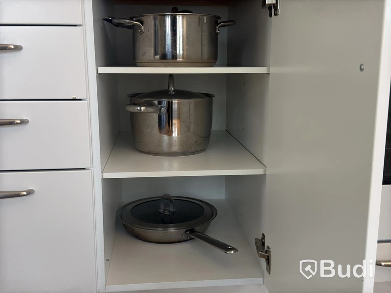 Inventarier till fullt möblerad tvårummare - se alla bilder för komplett innehåll