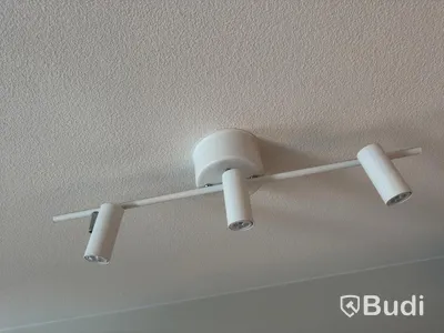 Inventarier till fullt möblerad enrummare - se alla bilder för komplett innehåll