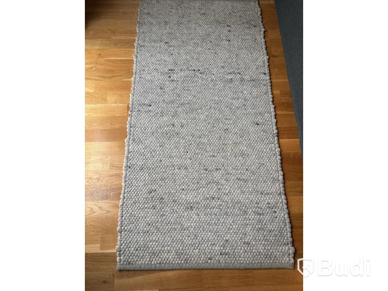 Inventarier till fullt möblerad enrummare - se alla bilder för komplett innehåll