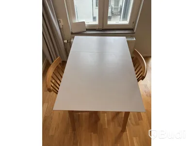 Inventarier till fullt möblerad enrummare - se alla bilder för komplett innehåll