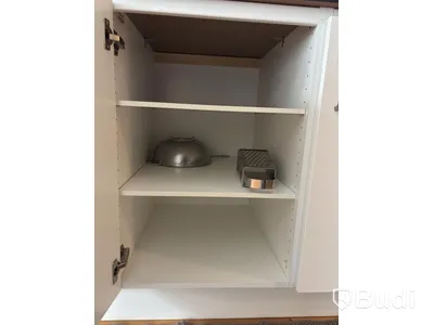 Inventarier till fullt möblerad enrummare - se alla bilder för komplett innehåll