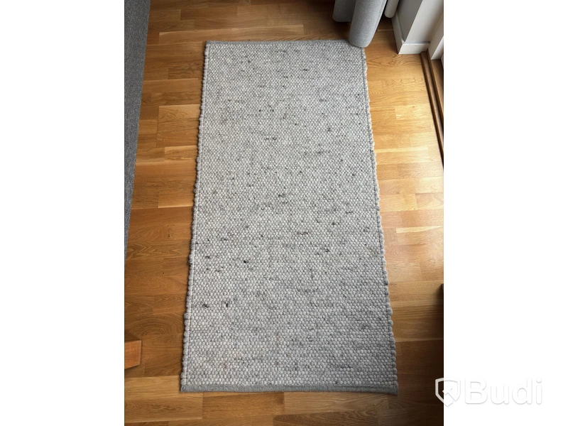 Inventarier till fullt möblerad enrummare - se alla bilder för komplett innehåll
