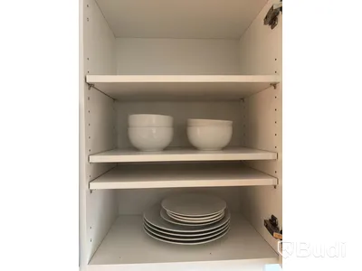 Inventarier till fullt möblerad enrummare - se alla bilder för komplett innehåll