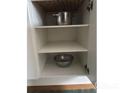 Inventarier till fullt möblerad enrummare - se alla bilder för komplett innehåll