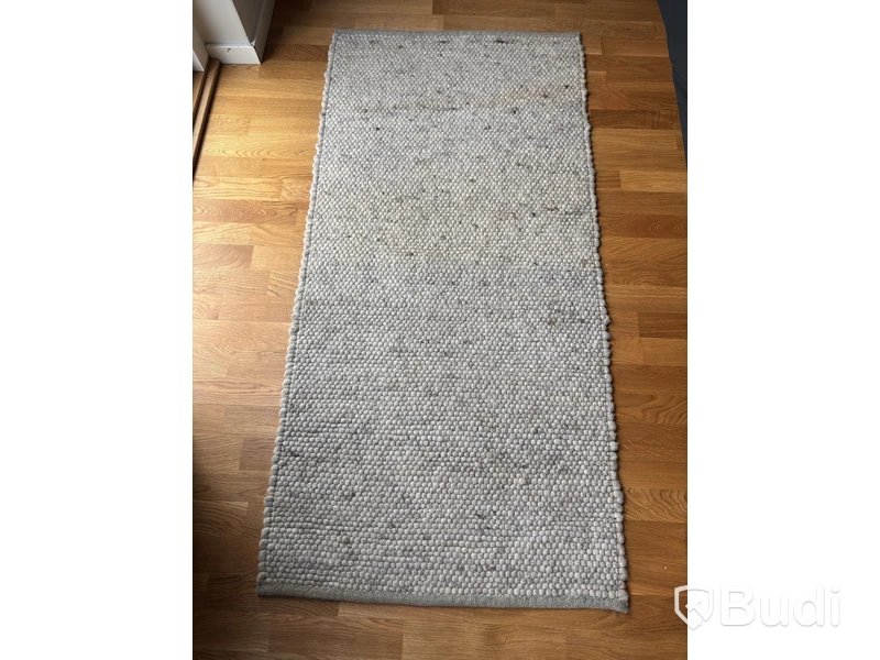 Inventarier till fullt möblerad enrummare - se alla bilder för komplett innehåll