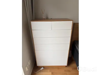 Inventarier till fullt möblerad enrummare - se alla bilder för komplett innehåll