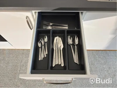 Inventarier till fullt möblerad tvårummare - se alla bilder för komplett innehåll