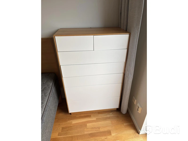 Inventarier till fullt möblerad enrummare - se alla bilder för komplett innehåll