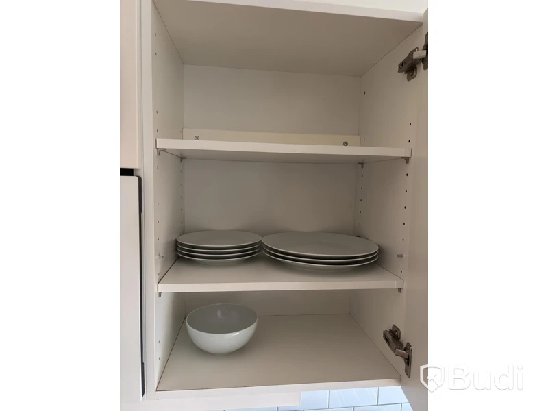 Inventarier till fullt möblerad tvårummare - se alla bilder för komplett innehåll