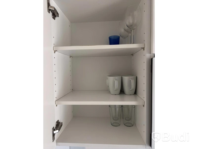 Inventarier till fullt möblerad tvårummare - se alla bilder för komplett innehåll