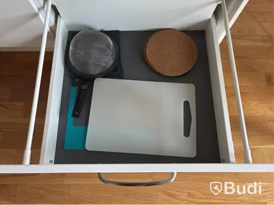 Inventarier till fullt möblerad tvårummare - se alla bilder för komplett innehåll