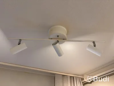Inventarier till fullt möblerad enrummare - se alla bilder för komplett innehåll