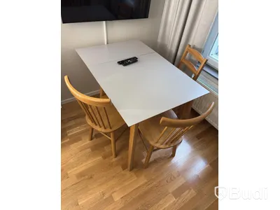 Inventarier till fullt möblerad enrummare - se alla bilder för komplett innehåll