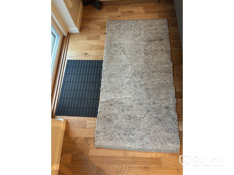 Inventarier till fullt möblerad enrummare - se alla bilder för komplett innehåll
