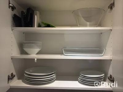 Inventarier till fullt möblerad enrummare - se alla bilder för komplett innehåll