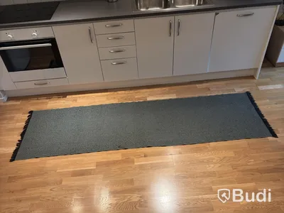Inventarier till fullt möblerad enrummare - se alla bilder för komplett innehåll