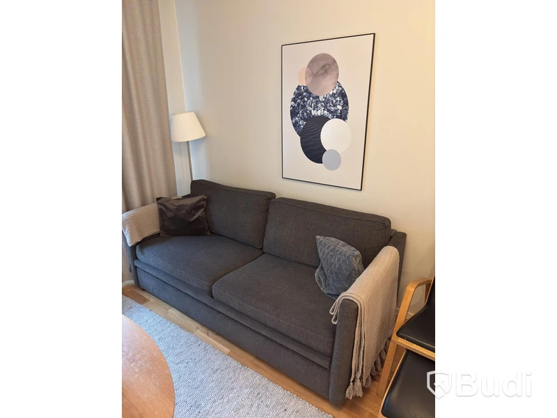 Inventarier till fullt möblerad enrummare - se alla bilder för komplett innehåll