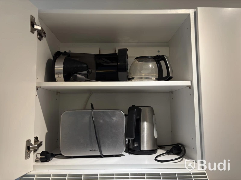 Inventarier till fullt möblerad tvårummare - se alla bilder för komplett innehåll