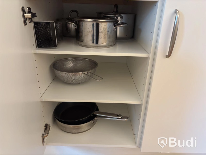 Inventarier till fullt möblerad tvårummare - se alla bilder för komplett innehåll