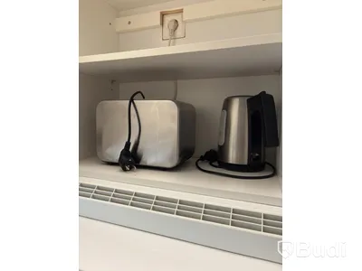 Inventarier till fullt möblerad enrummare - se alla bilder för komplett innehåll
