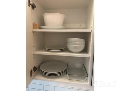 Inventarier till fullt möblerad enrummare - se alla bilder för komplett innehåll