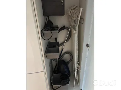Inventarier till fullt möblerad enrummare - se alla bilder för komplett innehåll