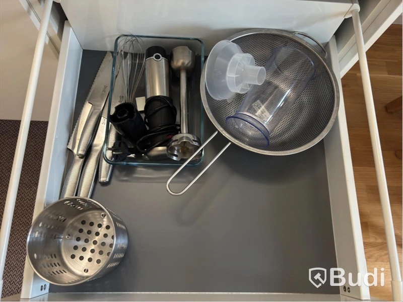 Inventarier till fullt möblerad tvårummare - se alla bilder för komplett innehåll