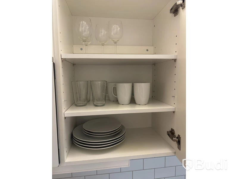 Inventarier till fullt möblerad tvårummare - se alla bilder för komplett innehåll