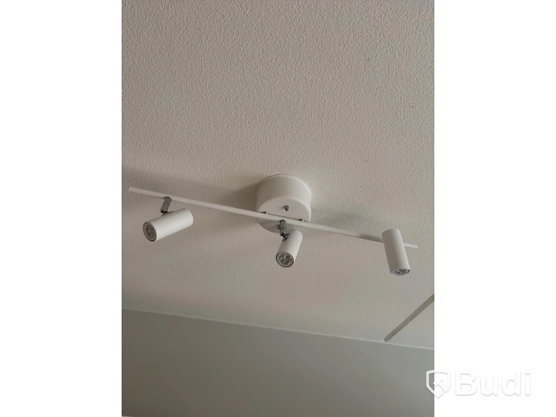 Inventarier till fullt möblerad tvårummare - se alla bilder för komplett innehåll