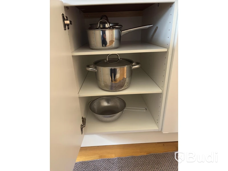 Inventarier till fullt möblerad tvårummare - se alla bilder för komplett innehåll